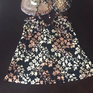 Santiki Tops - Beautiful halter with wooden bead bustline Santiki Tops - Beautiful halter with wooden bead bustline